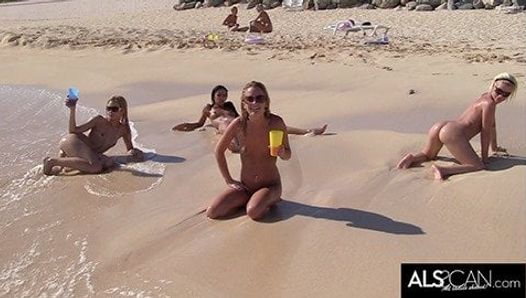 Six Horny Lesbians Go At It On A Public Beach