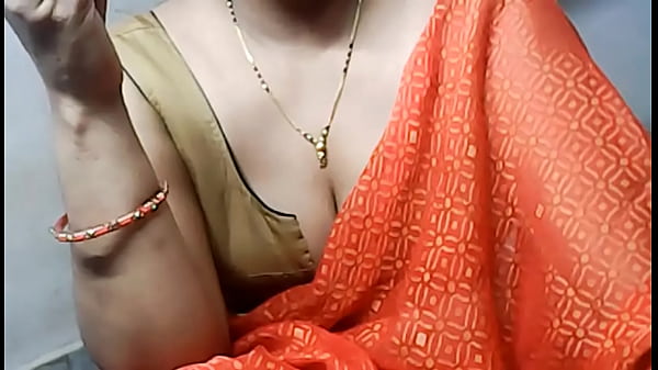 Desi queen Bhabhi sucking big indian cock